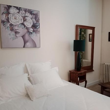 Bed and Breakfast Domaine De Pladuc Lachaise Esterno foto