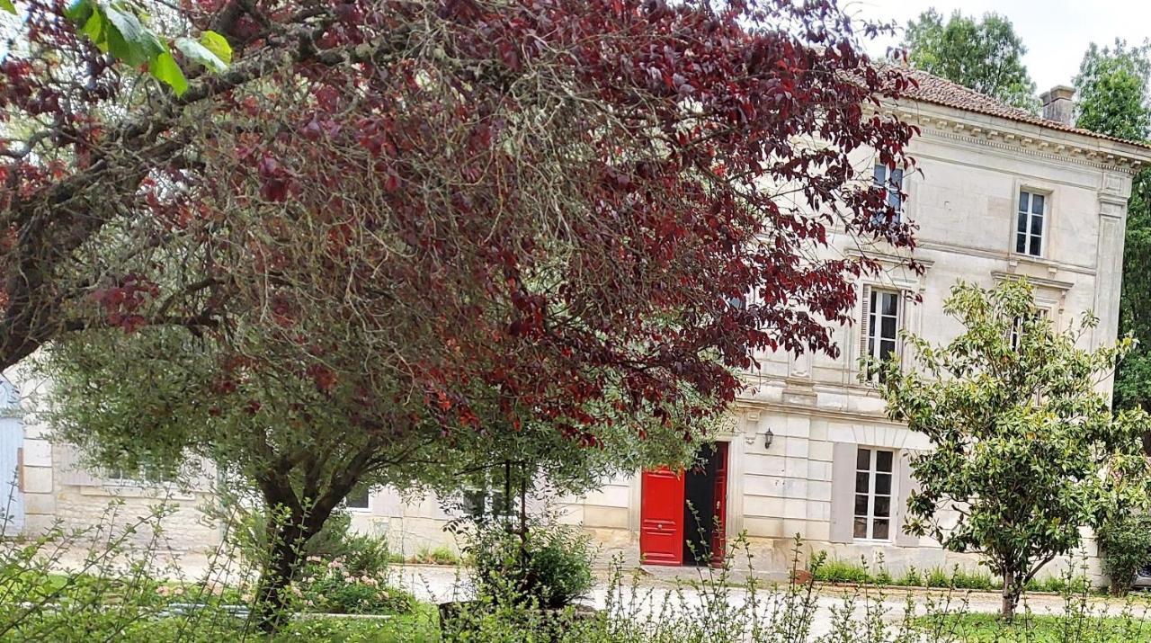 Bed and Breakfast Domaine De Pladuc Lachaise Esterno foto