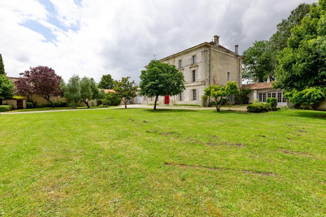Bed and Breakfast Domaine De Pladuc Lachaise Esterno foto