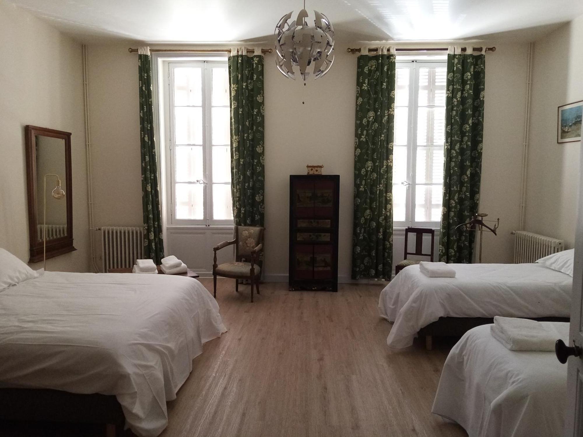 Bed and Breakfast Domaine De Pladuc Lachaise Esterno foto